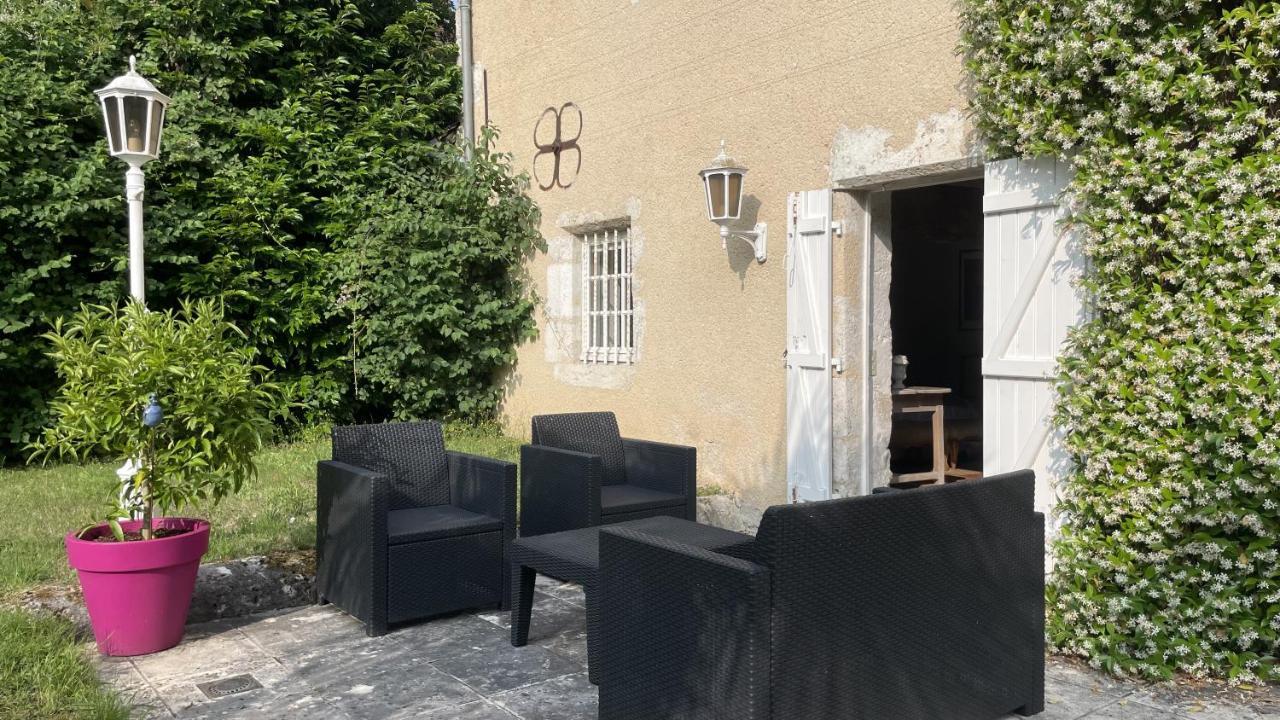 Guest House Le Clos Pasquier บลัวส์ ภายนอก รูปภาพ