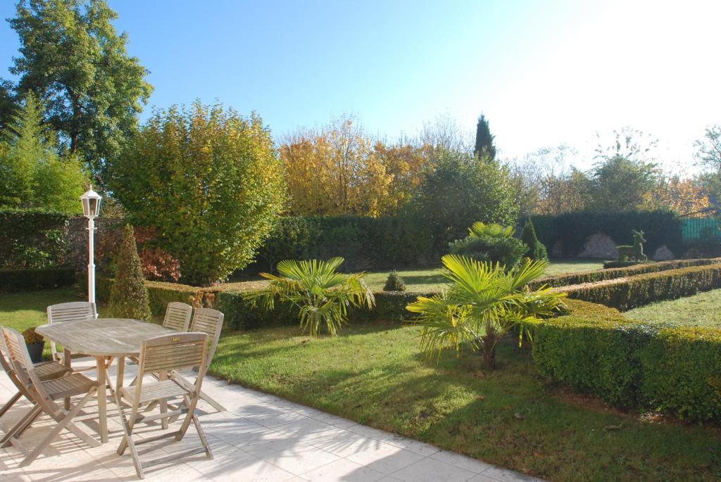 Guest House Le Clos Pasquier บลัวส์ ภายนอก รูปภาพ